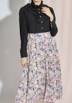 新品未使用タグ付きtocco closet フラワープリントタックフレアスカート