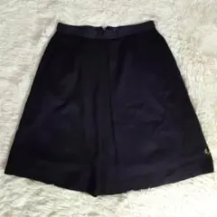 FRED PERRY フレアスカート ロゴ刺繍 Aライン ブラック 上品 きれい