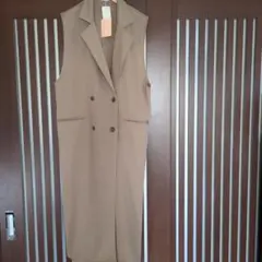 【新品タグ付】ロングジレ　ベージュ ダブルボタン ベスト M
