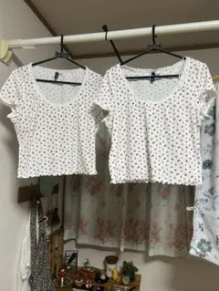 H&M 小花レーストリブTシャツ　2枚セットのサムネイル