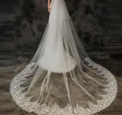 オフホワイトウェディングベール レースエッジ付き　約3m