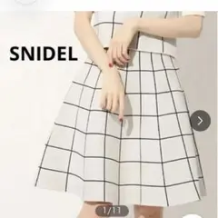 推し　snidel フレアスカート チェック柄 アイボリーのサムネイル