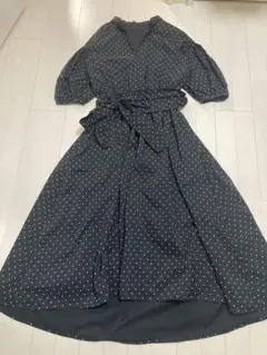 apart by lowrys水玉ドット柄 Vネック パフスリーブ ワンピースのサムネイル