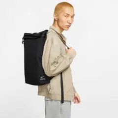 Nike ブラック バックパック リュック　ナップザック　ジムのサムネイル