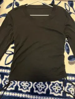 ブラック 長袖 トップス サイド絞り