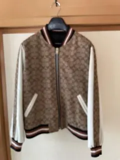 再再再値下げCOACH シグネチャー総柄ジャケット ジップブルゾン メンズ