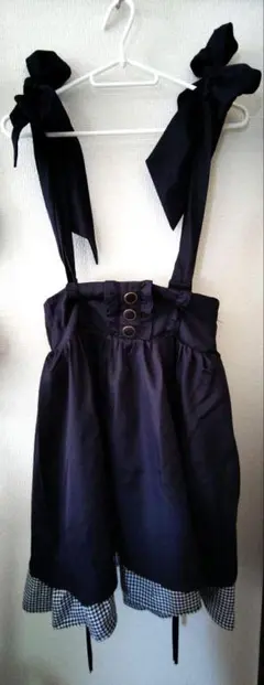 axes femme　サスペンダー付きスカート
