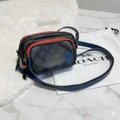 COACH（コーチ）マルチカラー クロスボディバッグ｜シグネチャー×ブルー