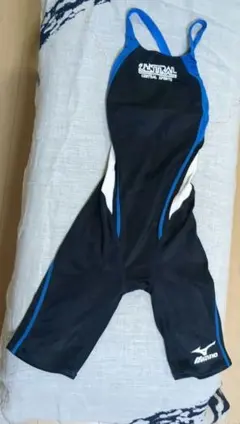 セントラルアッパー水着