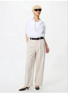 ユニクロ　タックワイドパンツ　ナチュラル