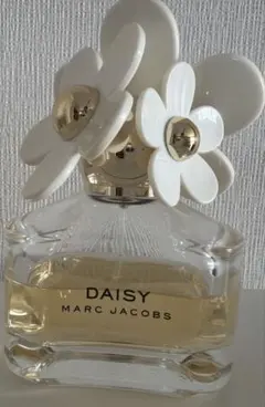MARC JACOBS DAISY 香水50ml - メルカリ