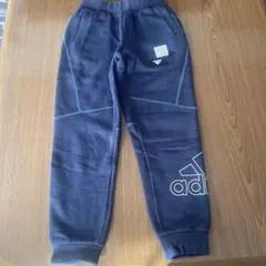 adidas ダークグレー パンツ