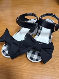 リボン付き黒サンダル　22cm