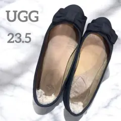 UGG ブラック フラットシューズ 23.5 冬用のサムネイル