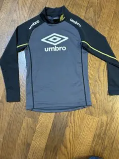 サッカーシャツ　長袖140 umbro インナー