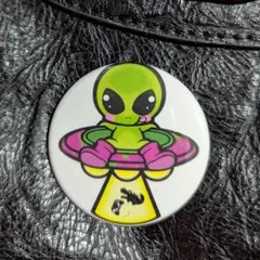 オリジナルキャラクター宇宙人ピンバッジ