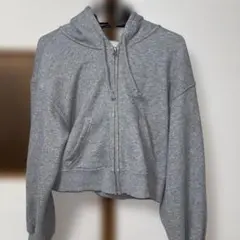 GU フード付きグレークロップドパーカー　Sサイズ