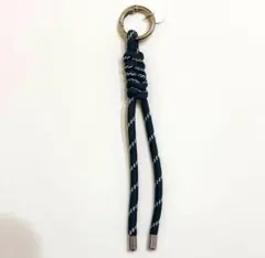 パラコード　チャーム　ハンドメイド　緑　深緑　推し活　キーホルダー