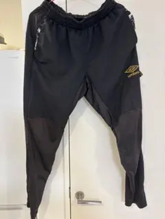 umbro 黒ジャージ　ロゴ入り