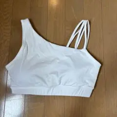 ホワイト スポーツブラ 片方ストラップ