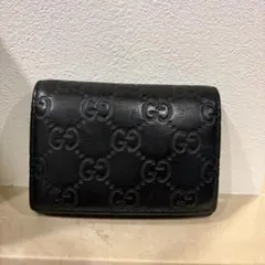 GUCCI ブラックレザー 二つ折り財布 GGパターン