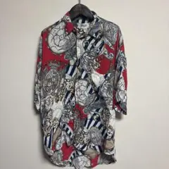 イタリア製 90s VERSACE バロック 金ボタン 柄 シャツ XL 赤 黒 イタリア製 90s VERSACE バロック 金ボタン 柄 シャツ XL 赤 黒 - メルカリ