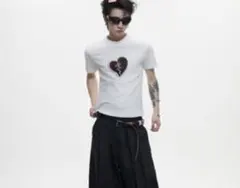 Argue Culture スリムフィット Tシャツ ハートスタッズ おしゃれ