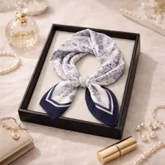 ペイズリー柄 スカーフ 70×70 ホワイト×ネイビー 上品 正方形