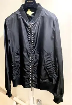 正規店購入美品valentino ロックスタッズ　ボンバージャケット