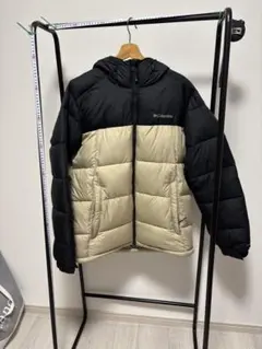 Columbia フード付きダウンジャケット 黒・ベージュ