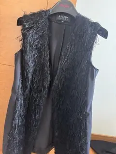 ESCADA SPORT ファー付きブラックベスト 36 ジレ