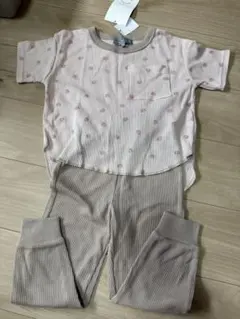 新品未使用タグ付き　いちご柄パジャマセット