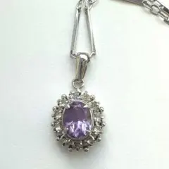 紫色のオーバル型ペンダントネックレス 長さ約23センチ プラチナメッキ