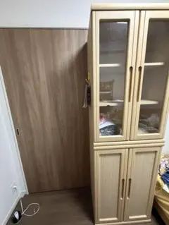 IKEA 3枚扉 ガラスキャビネット ホワイト 食器棚 本棚 - メルカリ