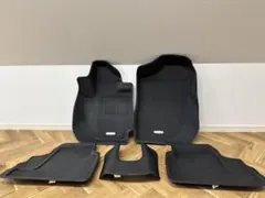 BMW 1シリーズ 118iに使用3D フロアマット ブラック 立体構造 - メルカリ