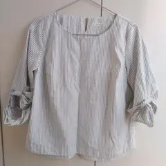 白と黒のストライプ バルーンスリーブ シャツ