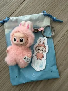 【正規品】Labubuイニシャル pin for love「U」