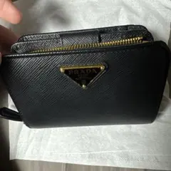 PRADA サフィアーノトライアングル財布　大容量