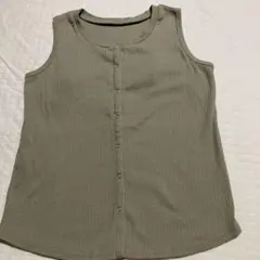 オリーブグリーン リブ編み ノースリーブ　カップ付き