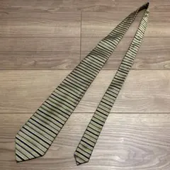 ストライプボーダー　ネクタイ