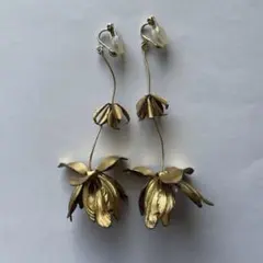 イヤリング　ブライダル　結婚式　フラワー　真鍮　ゴールド　水晶