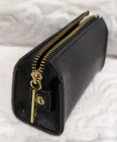 【美品】ESTEE LAUDERブラックポーチ レッド内側 合成皮革