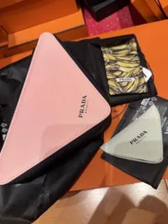 お値下げ　プラダ化粧ポーチ、ミラー、バナナリップポーチ3点セット