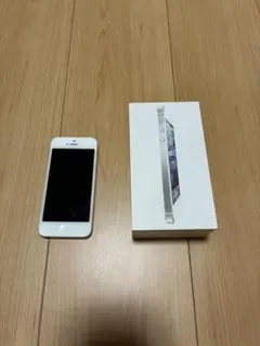 iPhone5 32GB ホワイト 箱付き 付属品あり Apple - メルカリ