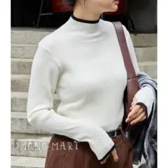 【 MONO-MART 】配色ラインサムホールハイネックプルオーバーリブニット