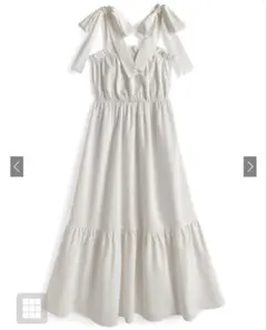 ホワイトリボン付きフレアドレス