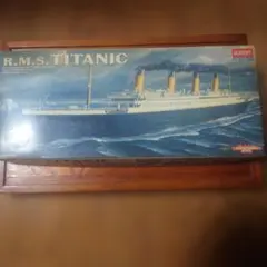 【Academy】 R.M.S. TITANIC（タイタニック） プラモデルのサムネイル