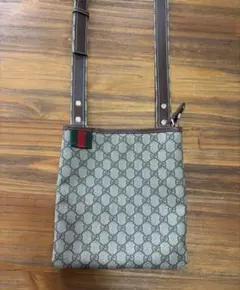 GUCCI グッチ　ショルダーバッグ　GG柄