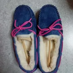 UGG W DAKOTA モカシン 5 ネイビー/ピンク