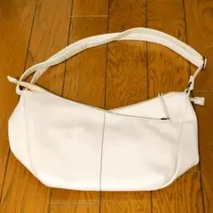 【12/16まで】ホワイト ショルダーバッグ